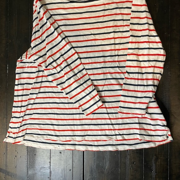 XXL Old Navy 3/4 length sleeve shirt. Red, white and blue striped - Picture 3 of 4